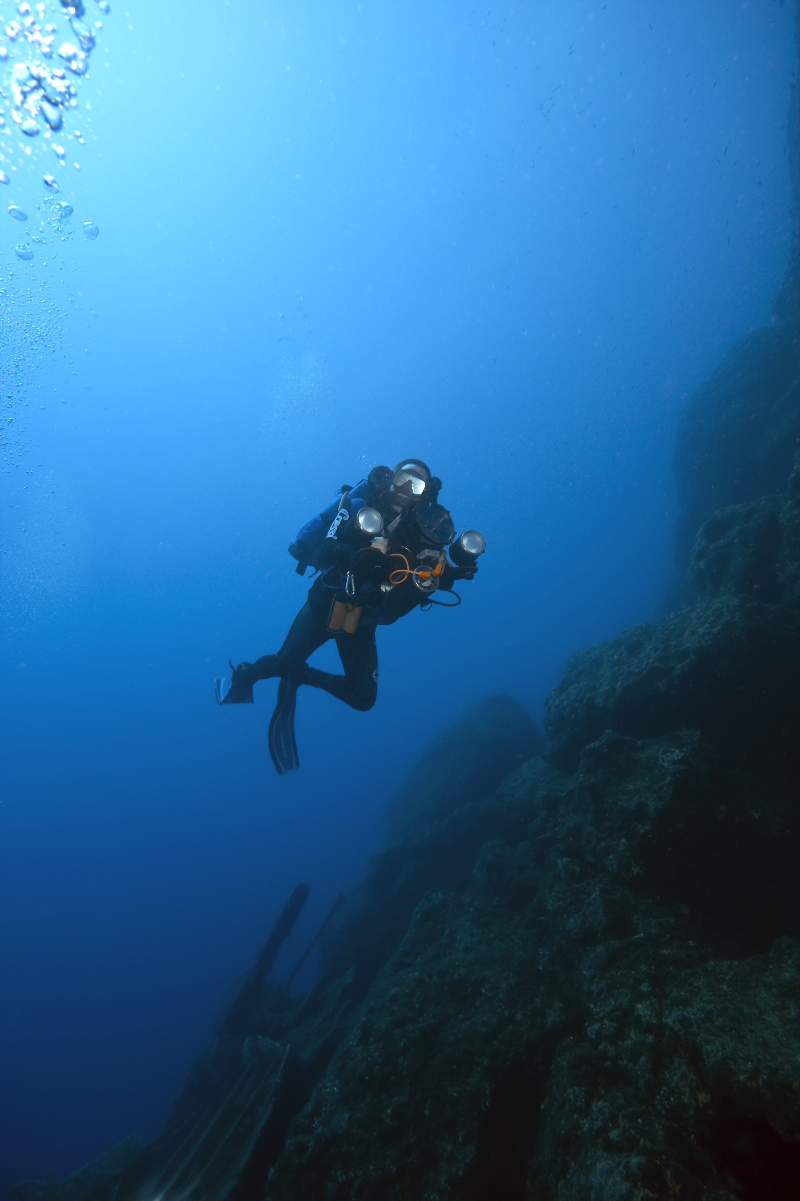 Diver in Long Beach, California is left behind by his dive boat