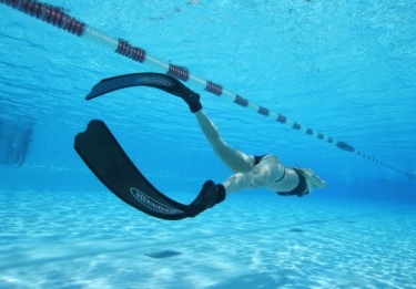Freediver practices for upcoming dynamic apnea freediving competition