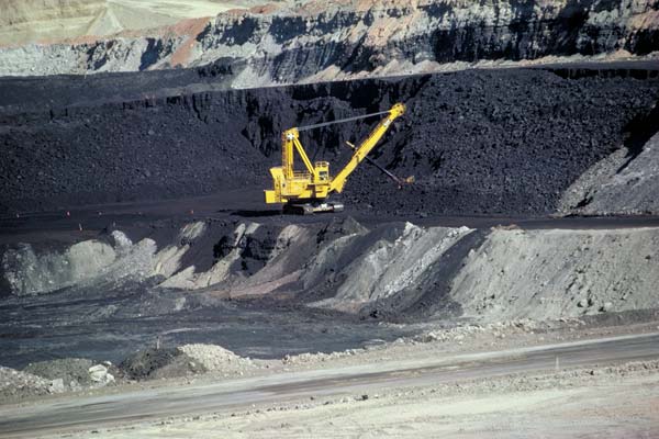 An active coal mine in the state of Wyoming; these harmful mining practices affect our oceans and the people who use them