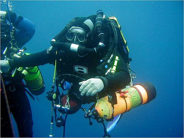 Technical diver chooses to use a rebreather for all of his dives
