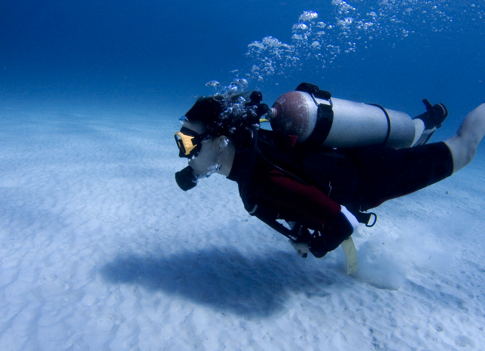 Diver continues to perfect his ability to dive with a streamlined profile 