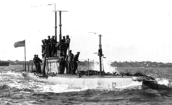 The USS G-2 cruising the open seas before she met her ultimate demise in a 1915 experiment that went afoul