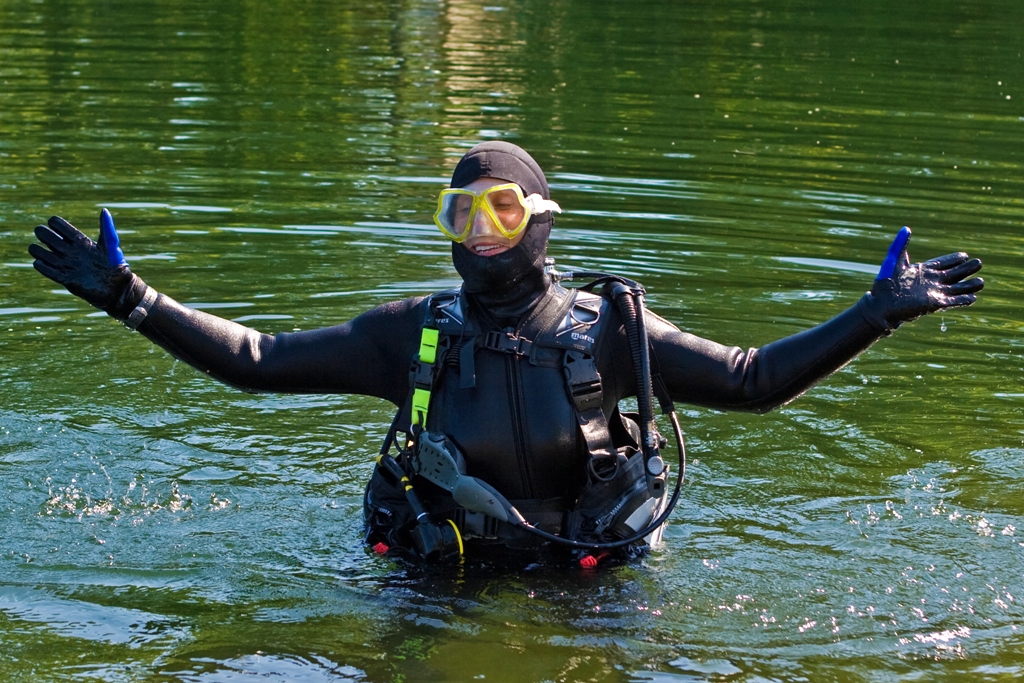 Diver shares his excitement after diving Innerkip Quarry in Ontario, Canada