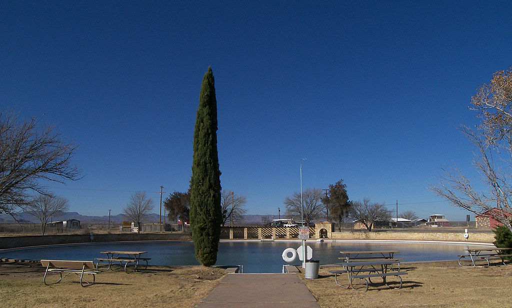 The circular diving pool at Texas&#039;s Balmorhea State Park in late fall; the discharge from San Salomon Springs form the pools in the park