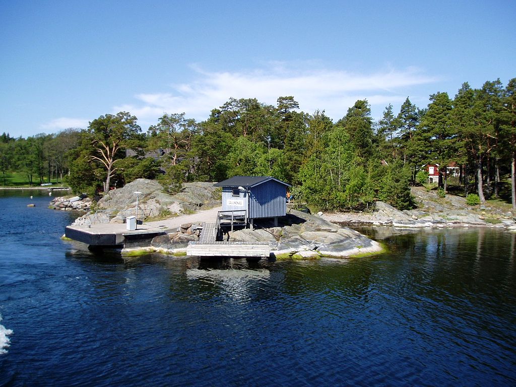 The Gallnonas Brygga Pier in Sweden's Stockholm Archipelago is a perfect starting point for an exciting dive vacation